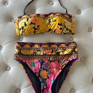 Sunshine 79 Floral Strapless Bikini Set